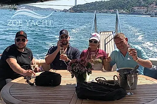 Imagen de un breve recorrido en barco por el Bósforo en Estambul (Turquía)