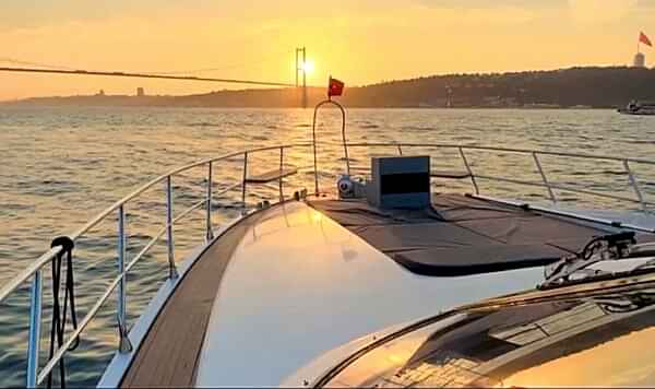 Romantic sunset yacht experience in Istanbul