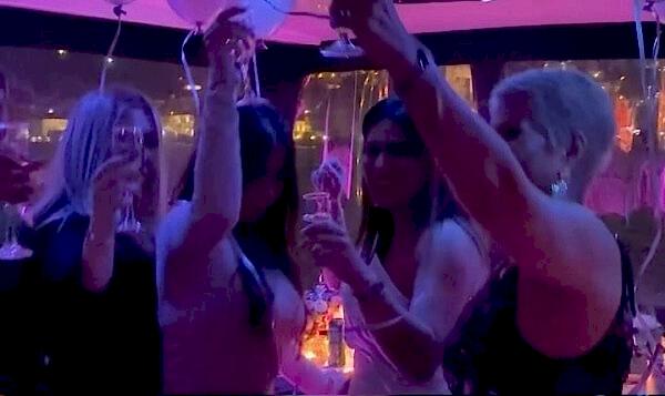 bosphorus dinner cruise in istanbul by night