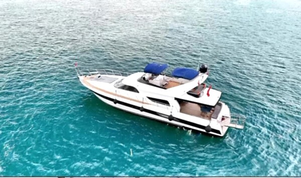 Private sunset cruise Bosphorus shoreline Istanbul