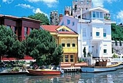 Beautiful houses during the cruise Istanbul Black Sea Cruise to Anadolu Kavagi